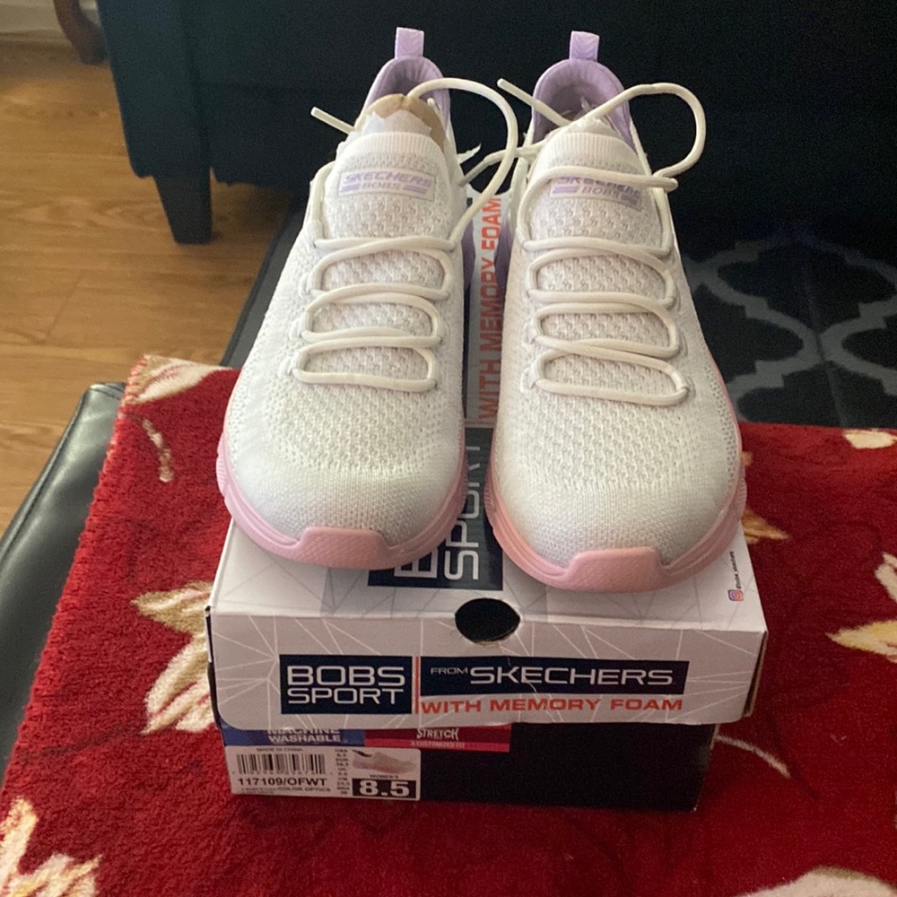 WMNS Skechers